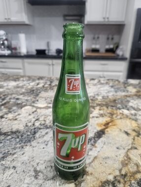 7UP Vintage Green Glass Bottle - Branded Soda Bottle (Green)